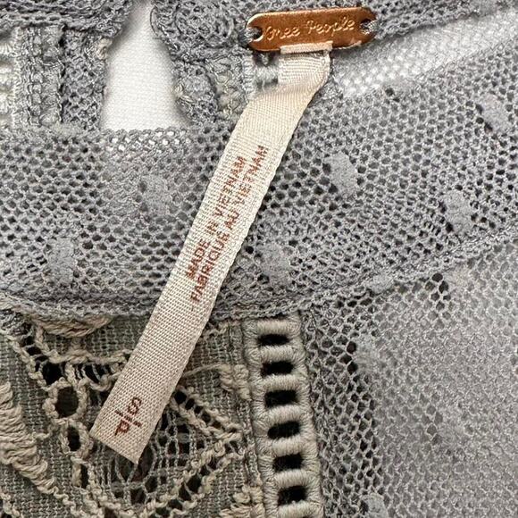 Free People Laced Vintage Size Small Top - Picture 4 of 4